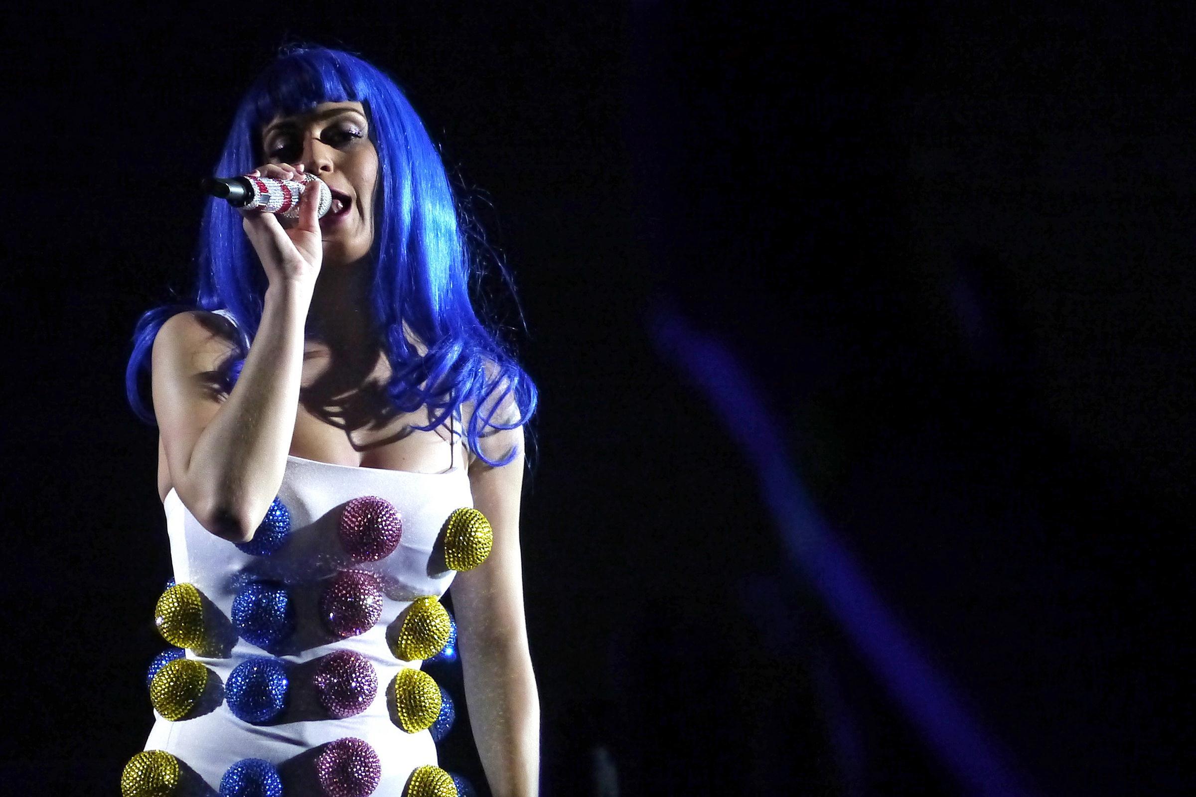 Katy Perry performing at the O2 arena - Photos | Picture 102869